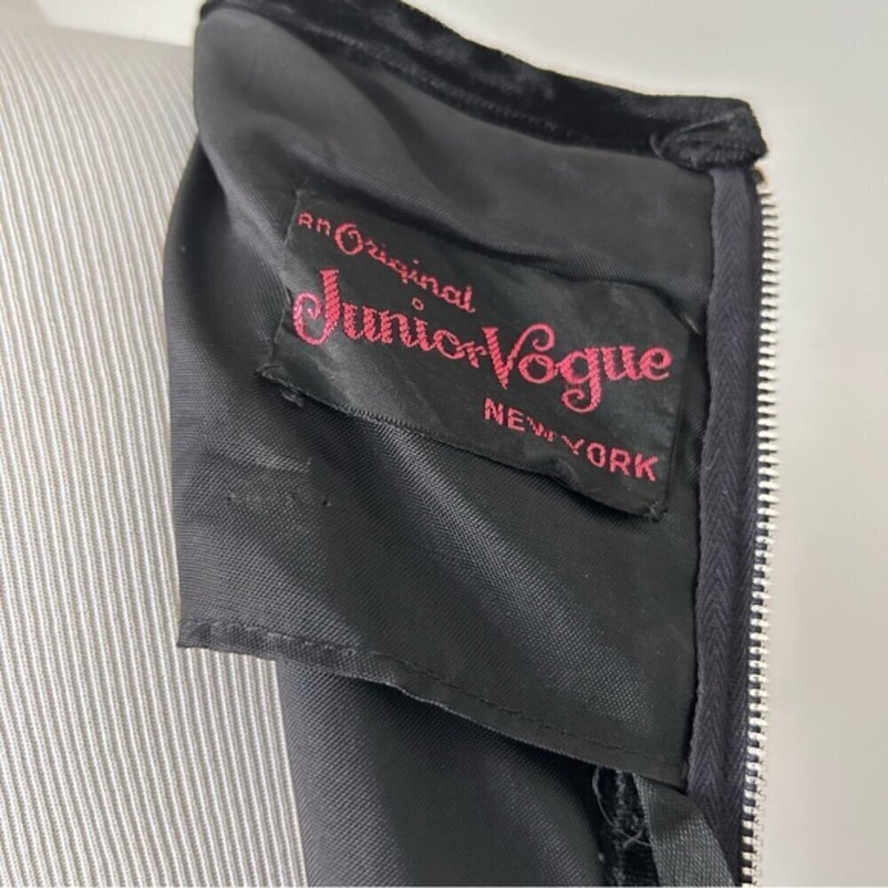 Original Junior Vogue 1960’s Velvet Wiggle Dress. - Picture 11 of 12